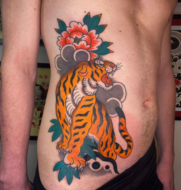 Flowery Female Japanese Tiger Tattoo 2