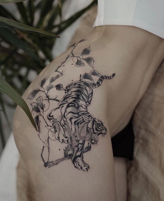 Hip and Thigh Japanese Tiger Tattoo 1