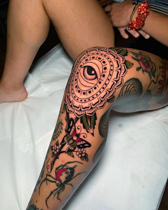 Geometric Eye Knee Tattoo 1