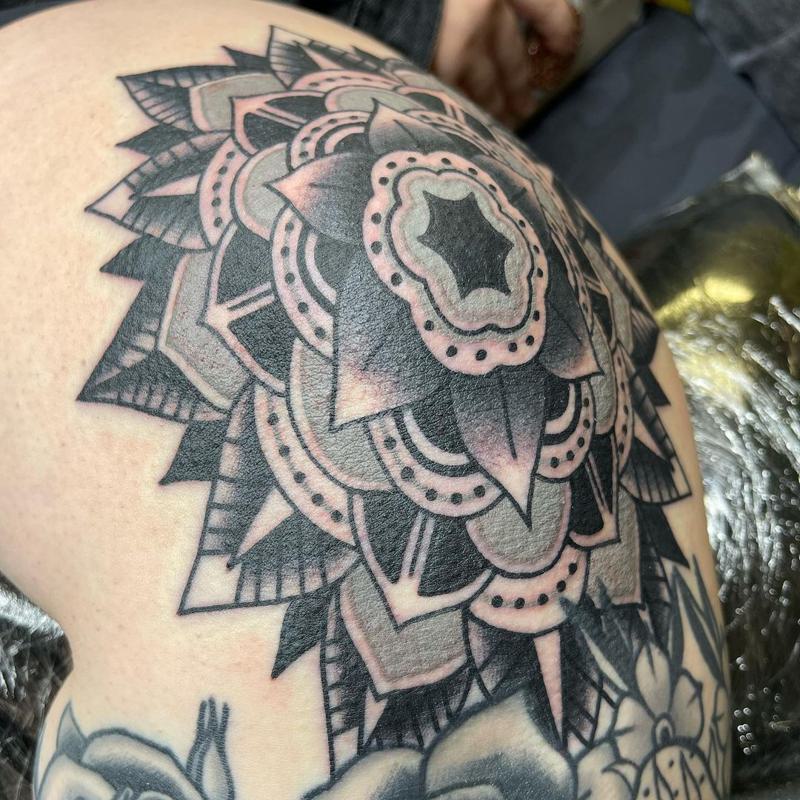 Mandala Knee Tattoos 2