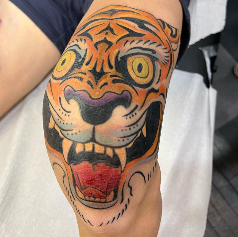 Roaring Tiger Knee Tattoos 1