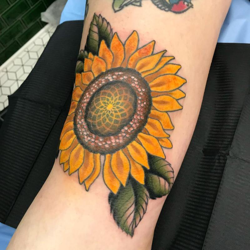 Sunflower Pretty Knee Tattoos for Ladies 2