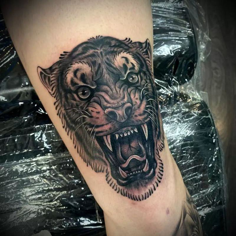 tiger on knee tattoo myke chambers  wwwmykechamberscom  myke chambers   Flickr