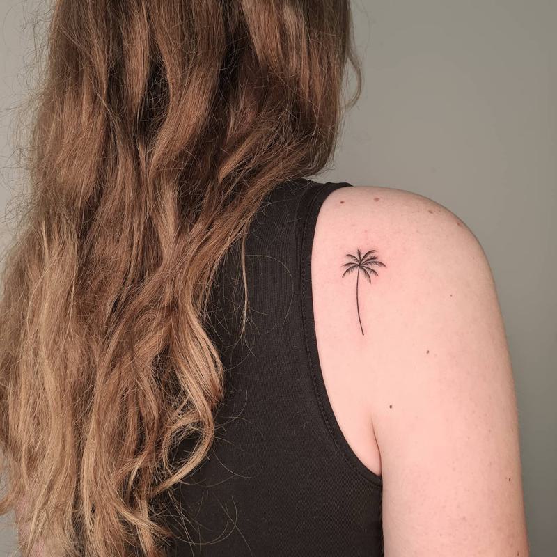 Cute Shoulder Tattoos for Females 2