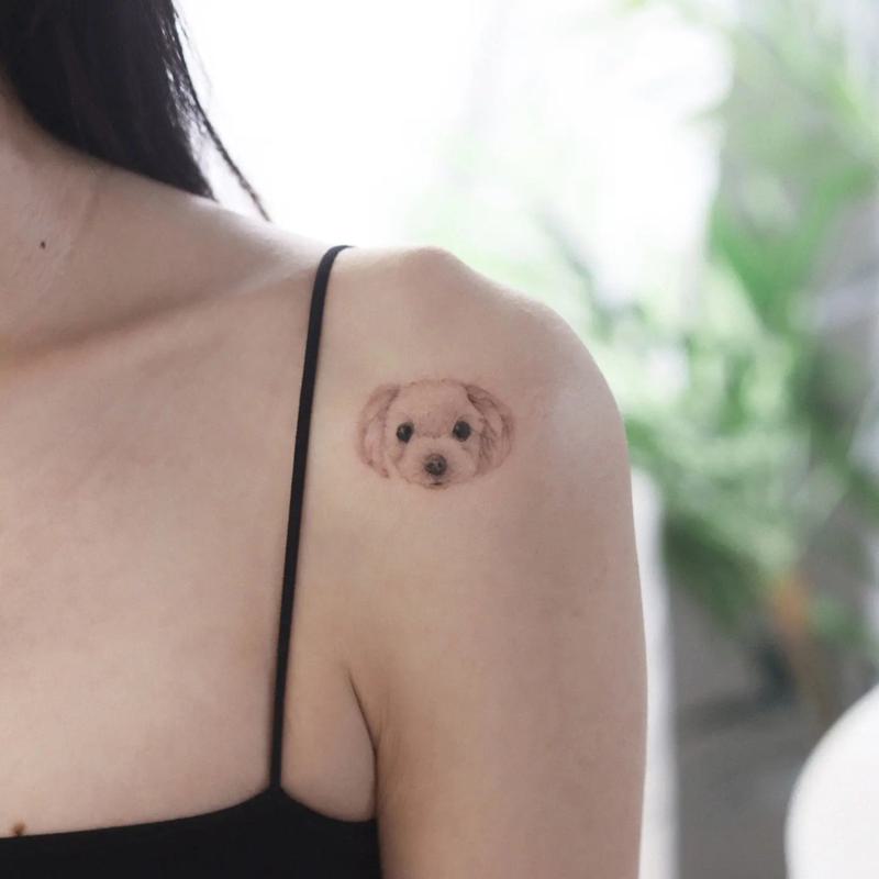Simple Shoulder Tattoos Female 3