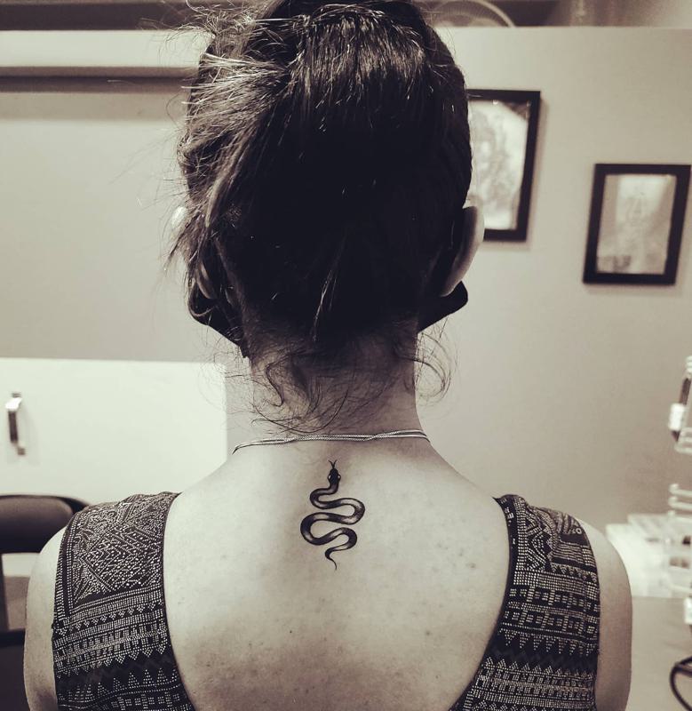 69 Neck Tattoos For Women With Meaning - Our Mindful Life