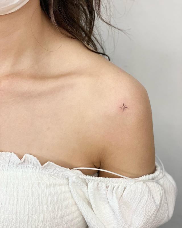 Star Shoulder Tattoos for Females 1