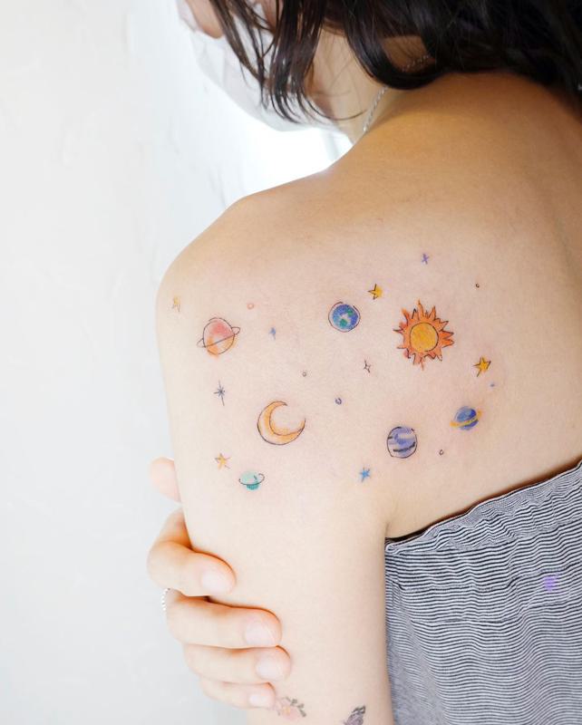 Star Shoulder Tattoos for Females 2