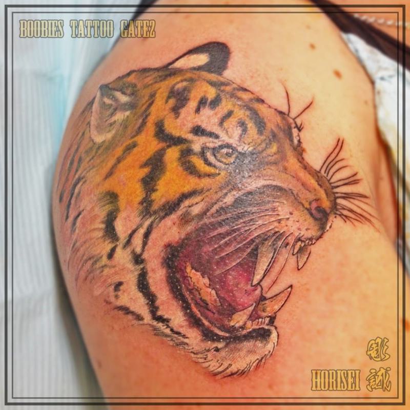 Tiger Shoulder Tattoo for Women 2