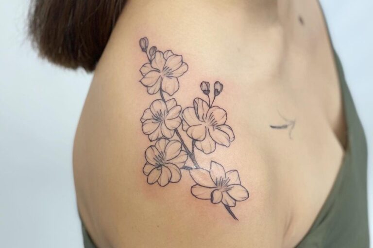 shoulder tattoos for women